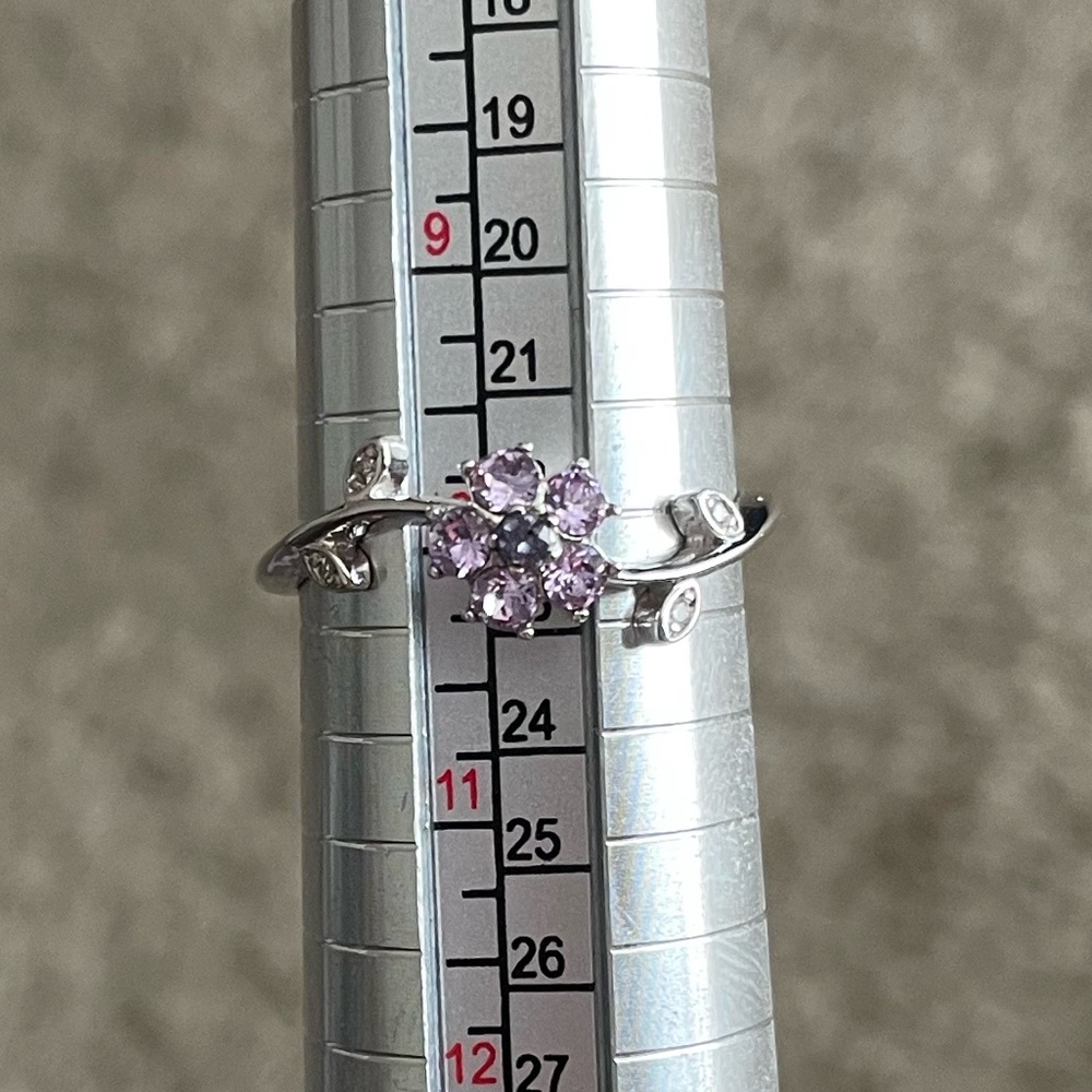 💛 2/$20 💛 Fragrant Jewels ring